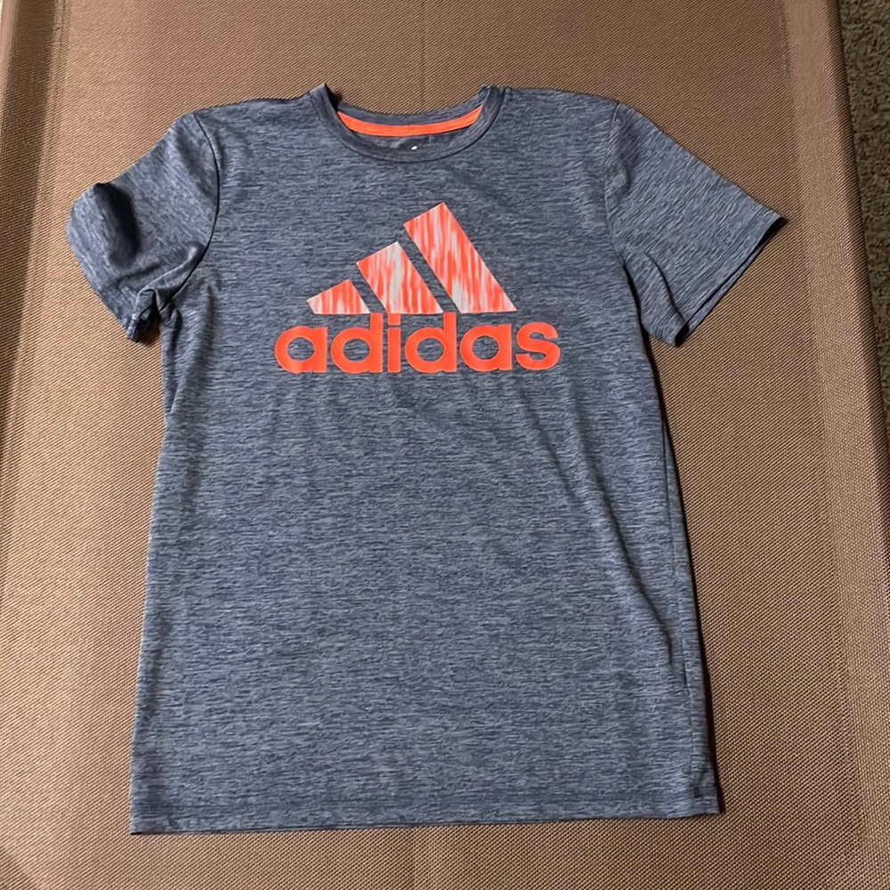 Boys Adidas shirt. Excellent condition. Size L (14/16)